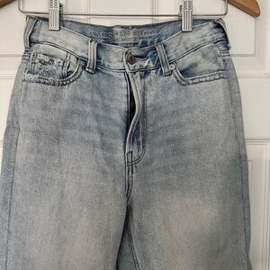 American Eagle Mom Jeans size 4